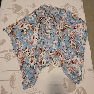 En Creme Floral Blue Kimono Top